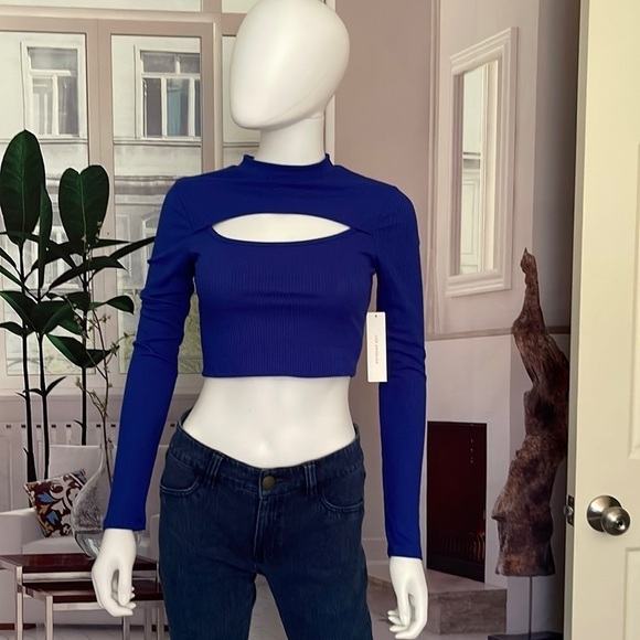 Timing Royal Blue Front Cutout Long Sleeves Crop Top. Size M. P325/A2395 - Picture 2 of 7